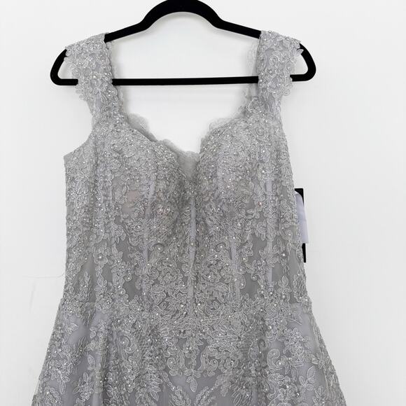 NWT NEW Sherri Hill Silver Lace Beaded Evening Gown Plus Size 18 Style 51573 - Picture 6 of 10